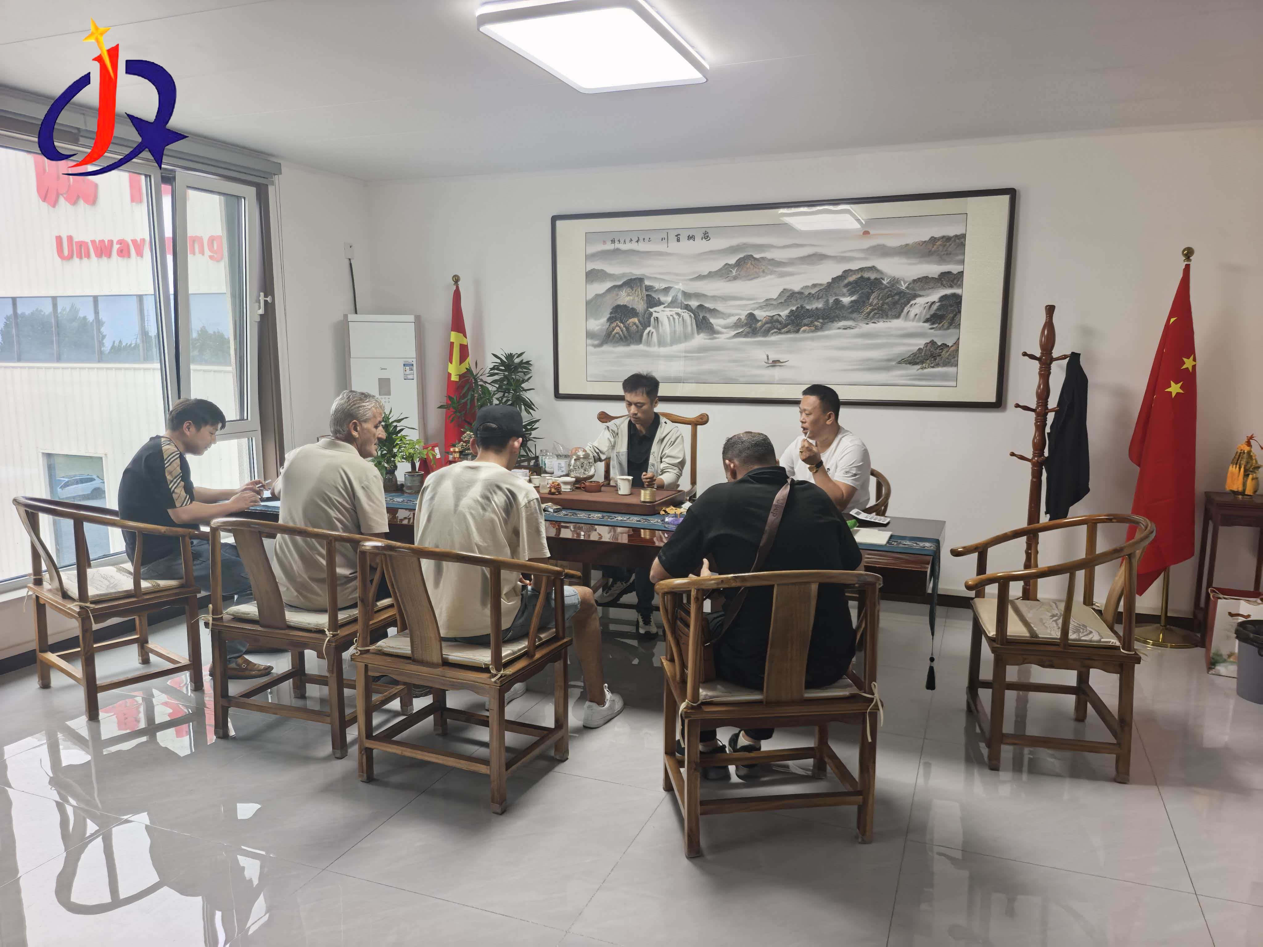 Id-Distributuri Kolombjani tat-Tagħmir tal-Ipproċessar tad-Deheb Żuru Makkinarju Jinqi għall-Kooperazzjoni tas-Suq tal-Amerika t'Isfel